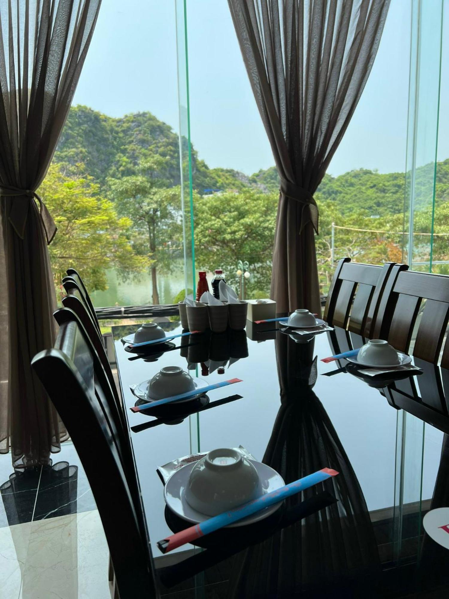 Hôtel Khach San Vu Duong à Cat Ba Island Extérieur photo